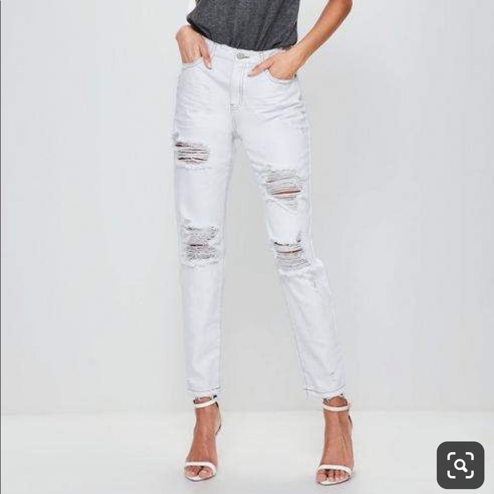 White High Rise ripped jeans!!